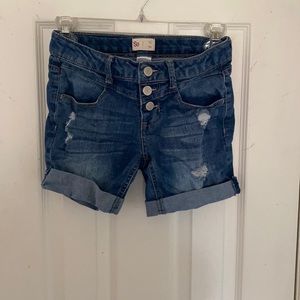 Girls so 10 shorts distressed